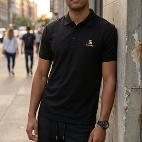 [Pague Só 3, Leve 5!] Polo Ursus Masculina em Malha Piquet (Algodão e Poliéster) com Acabamento Reforçado e Logo Bordado + 3 Bermudas e Relógio