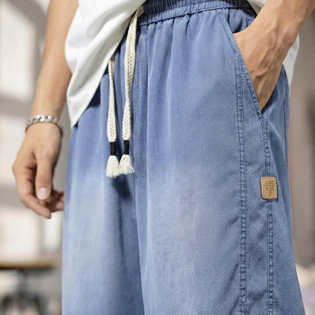 [Leve 4, Pague Só 2!] Bermuda Jeans Knox Masculina em Sarja de Algodão e Poliéster com Cós Elástico + BRINDES